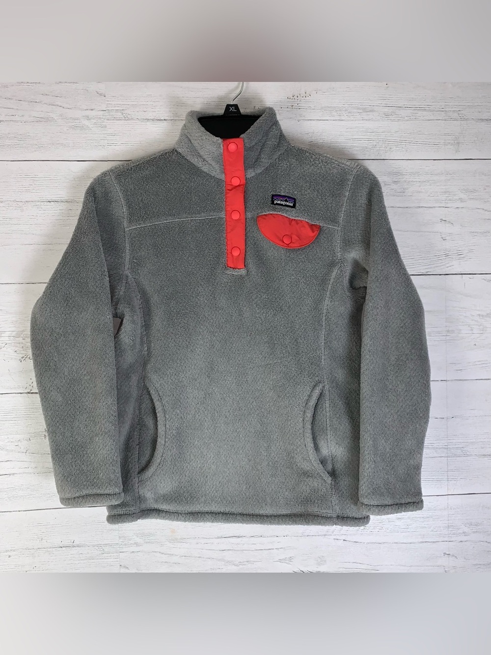 Patagonia  Girls' Re-Tool Snap-T Pullover in Tailored Grey Nickel X-Dye size M